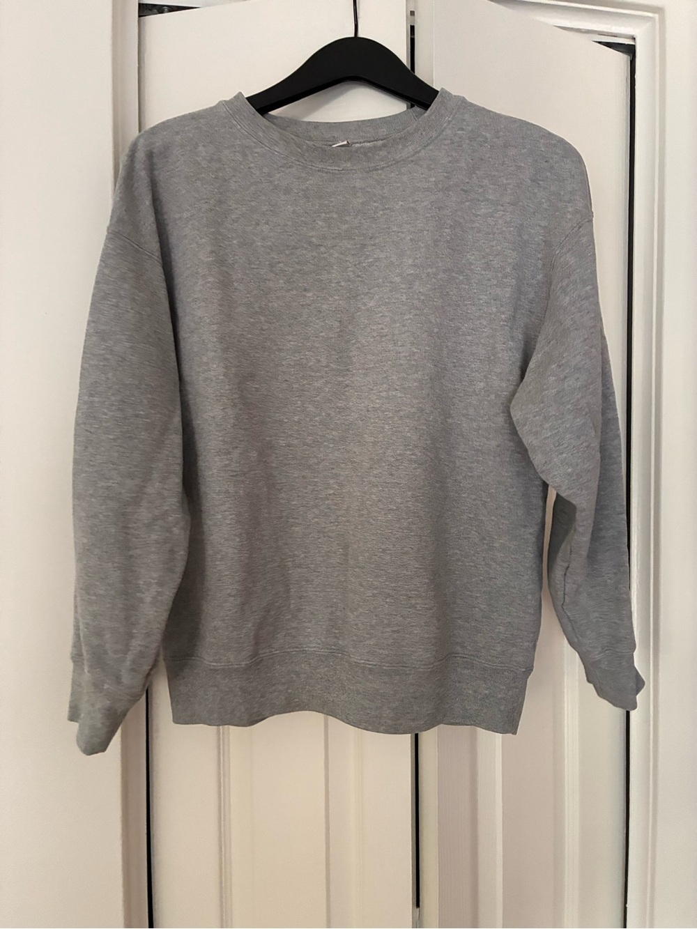 Uniqlo crewneck sweatshirt XS